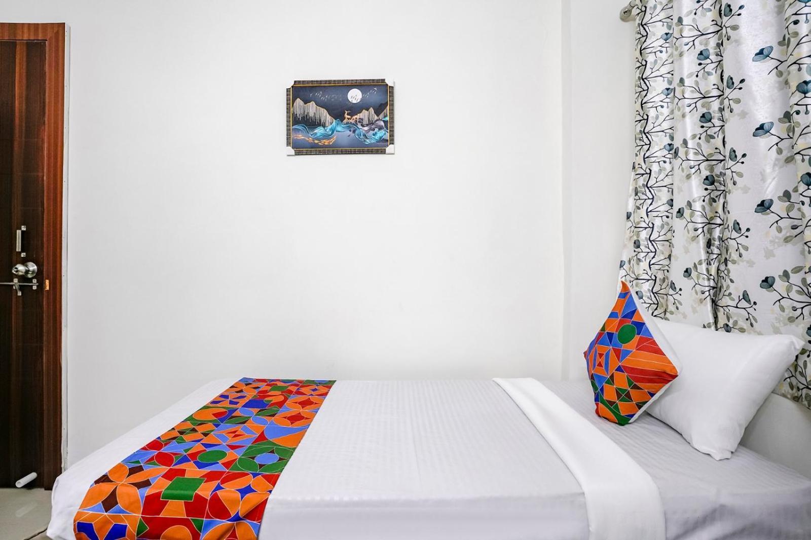 Hotel Comfort Caves Nāsik Eksteriør bilde